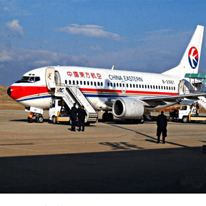 重庆航空运输航空快运业稳步发展的原因是什么？